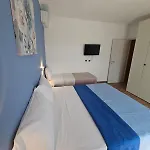 Azzurro Mare بورتوفيرّايو