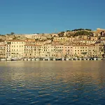 Azzurro Mare * بورتوفيرّايو